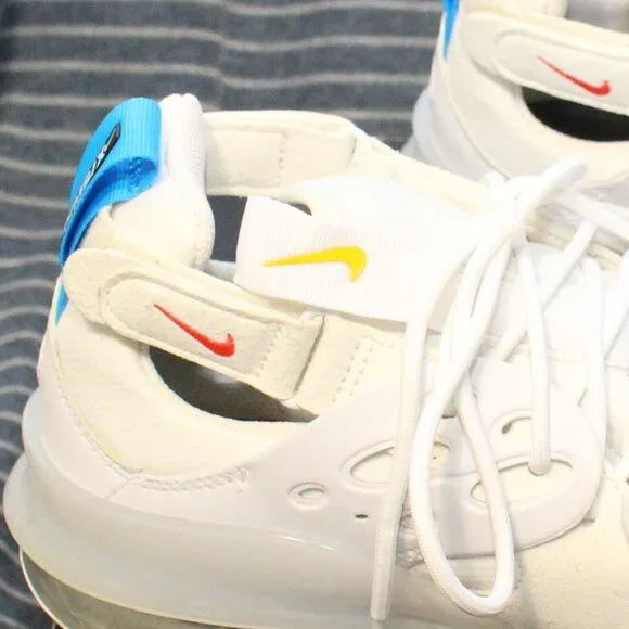 Nike Air VaporMax D/MS/X in Summit White - Picture 2 of 15